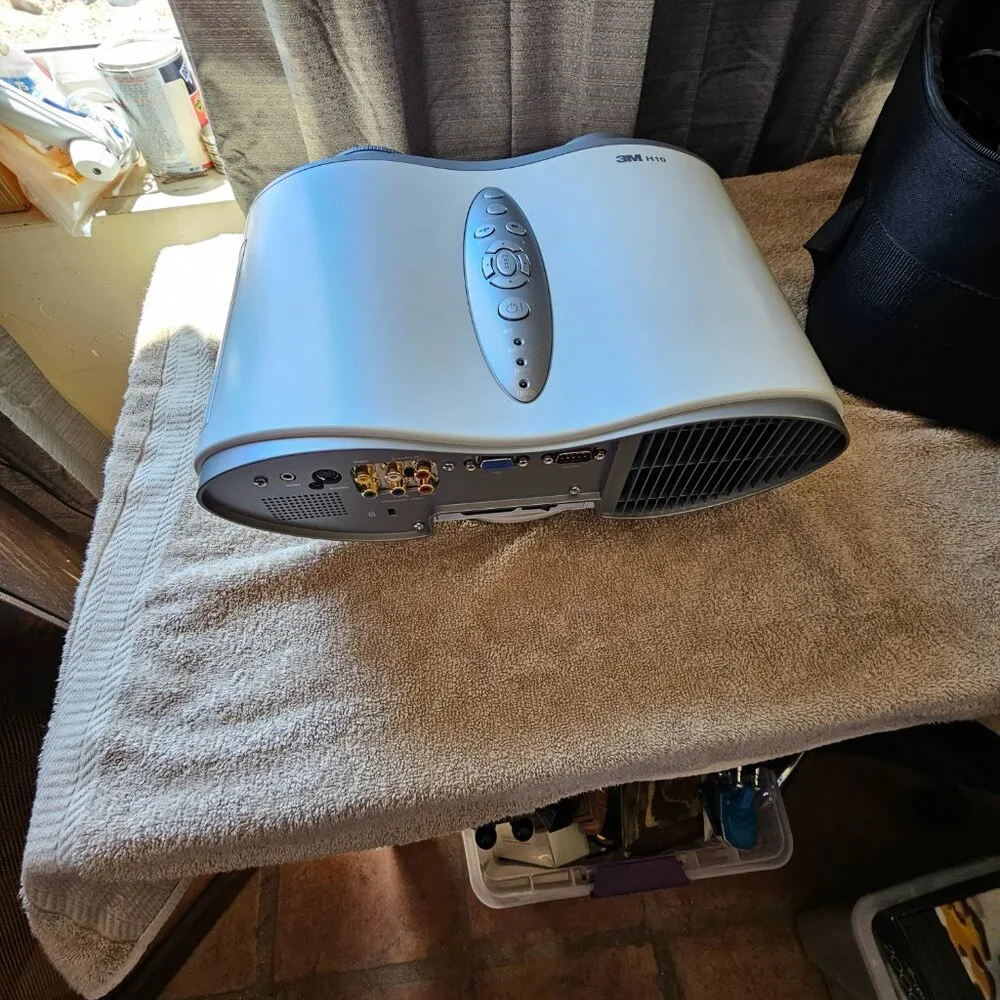 vintage 3M H10 Windows movie projector